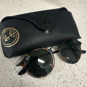 Round ray ban sunglasses